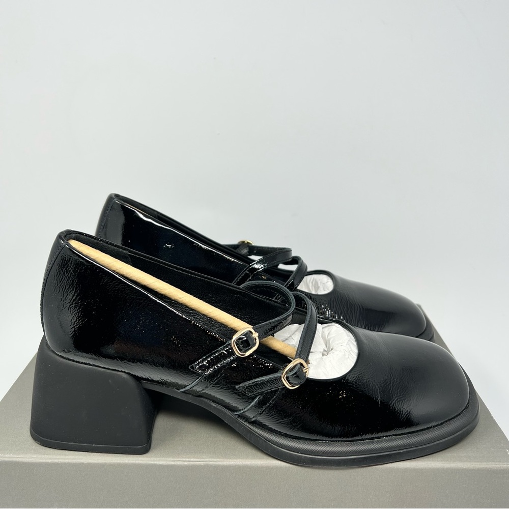 Vagabond Ansie Mary Jane Pumps
Size 7 - Picture 4 of 9